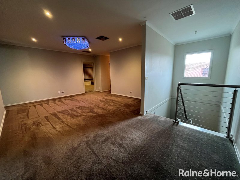 Photo - 3 Magazine Avenue, Cairnlea VIC 3023 - Image 11