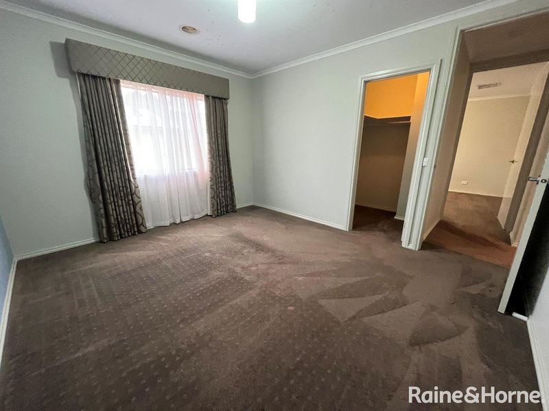 Photo - 3 Magazine Avenue, Cairnlea VIC 3023 - Image 16