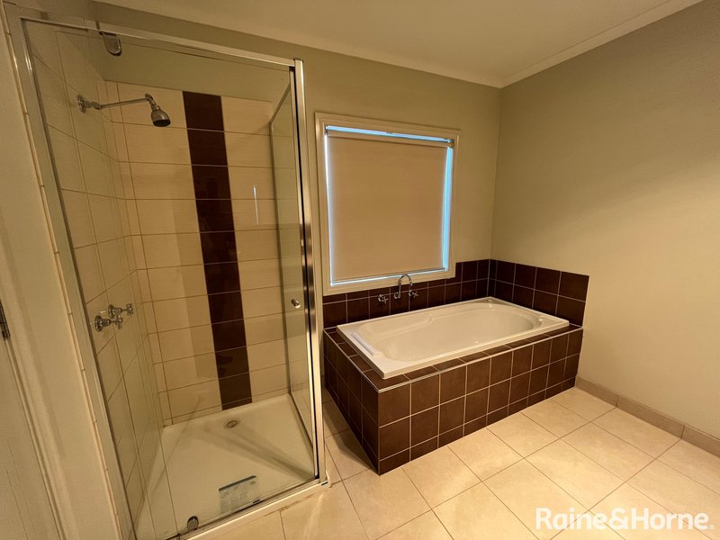 Photo - 3 Magazine Avenue, Cairnlea VIC 3023 - Image 17