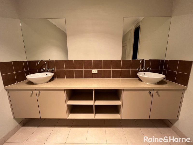 Photo - 3 Magazine Avenue, Cairnlea VIC 3023 - Image 18