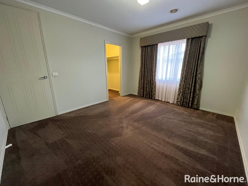 Photo - 3 Magazine Avenue, Cairnlea VIC 3023 - Image 19