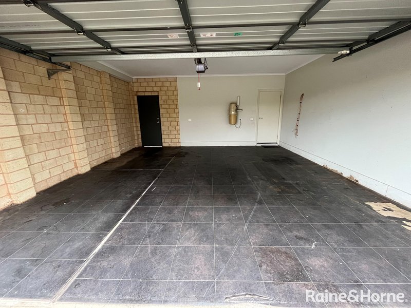 Photo - 3 Magazine Avenue, Cairnlea VIC 3023 - Image 25