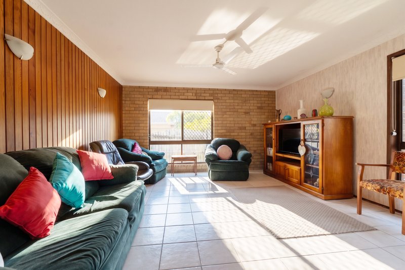 Photo - 3 Magdalena Court, Banksia Beach QLD 4507 - Image 7