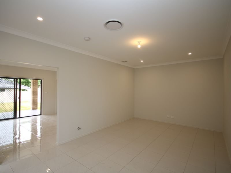 Photo - 3 Mahnken Avenue, Revesby NSW 2212 - Image 5