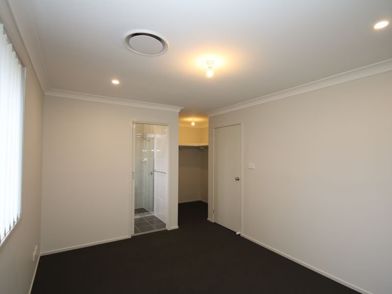 Photo - 3 Mahnken Avenue, Revesby NSW 2212 - Image 6