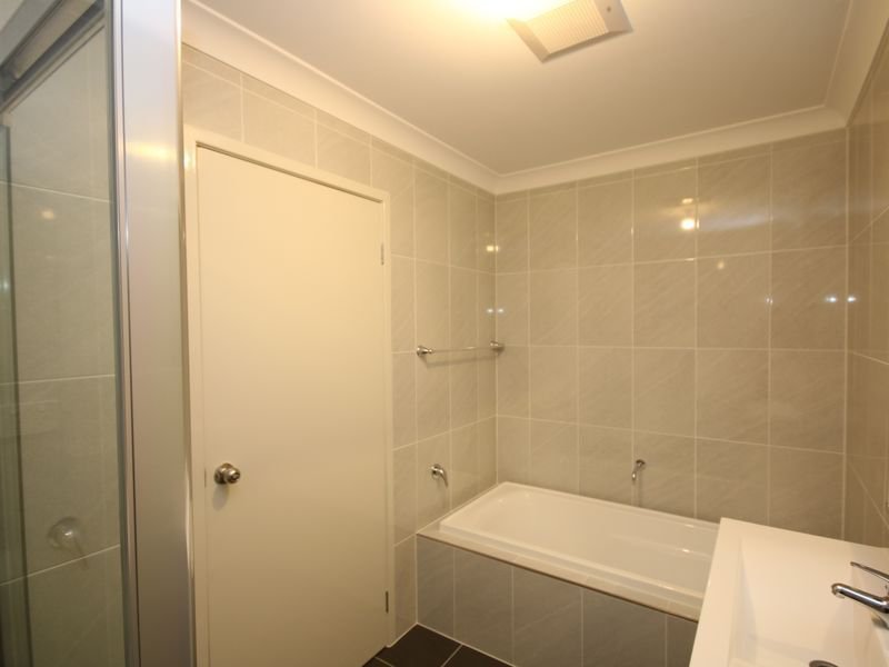 Photo - 3 Mahnken Avenue, Revesby NSW 2212 - Image 10