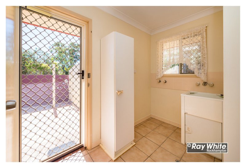 Photo - 3 Mahogany Street, Norman Gardens QLD 4701 - Image 15