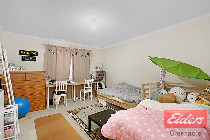 Photo - 3 Mahogany Way, Greenacre NSW 2190 - Image 4