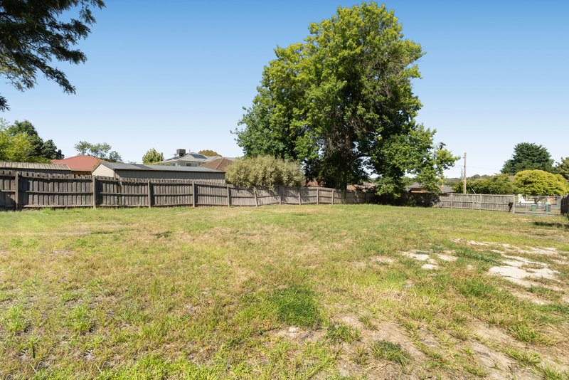 Photo - 3 Maidstone Street, Ringwood VIC 3134 - Image 5