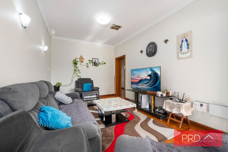 Photo - 3 Mainsbridge Avenue, Liverpool NSW 2170 - Image 4