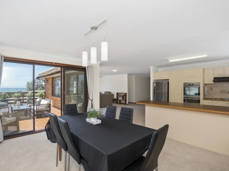 Photo - 3 Malcolm Street, Narrabeen NSW 2101 - Image 3