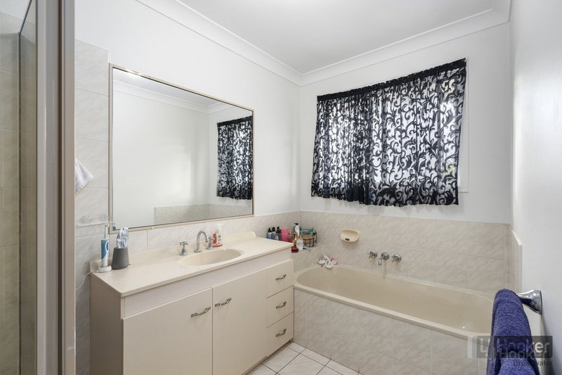 Photo - 3 Maldon Court, Helensvale QLD 4212 - Image 9