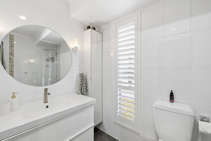 Photo - 3 Maleny Place, Helensvale QLD 4212 - Image 10