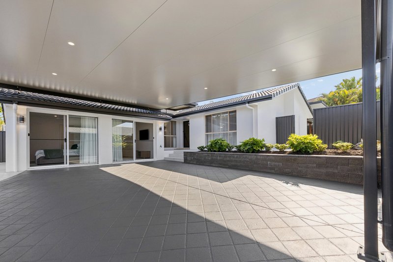Photo - 3 Maleny Place, Helensvale QLD 4212 - Image 19
