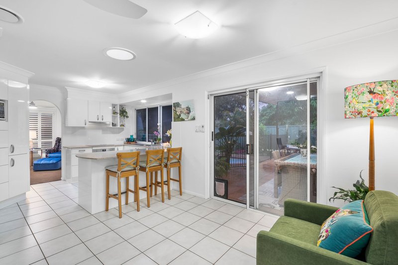 Photo - 3 Malinya Place, Wishart QLD 4122 - Image 7