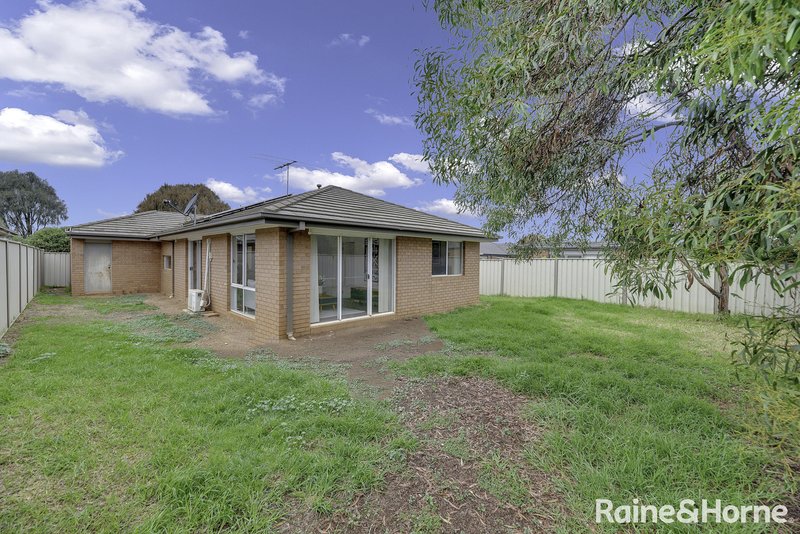 Photo - 3 Mallow Street, Brookfield VIC 3338 - Image 13