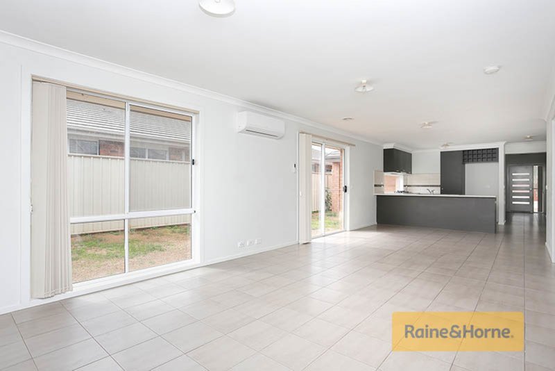 Photo - 3 Mallow Street, Brookfield VIC 3338 - Image 3