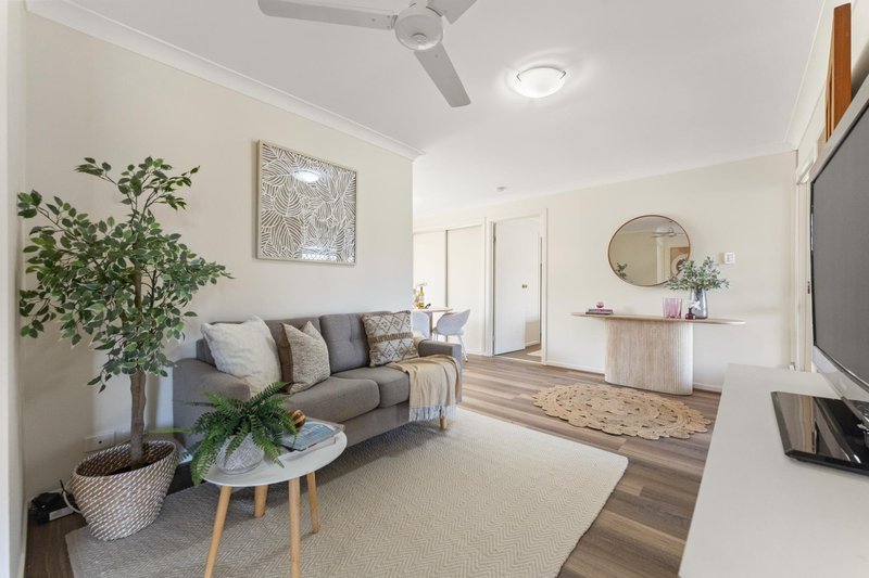 Photo - 3 Manhattan Drive, Eagleby QLD 4207 - Image 4