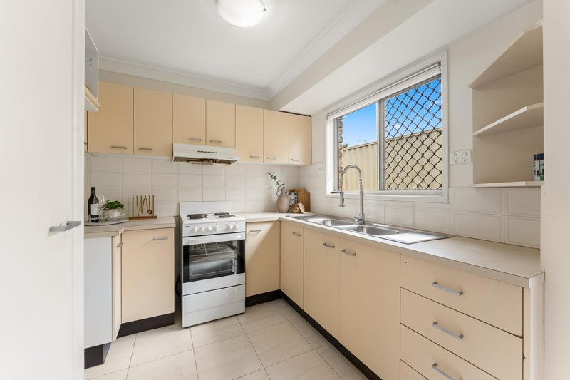 Photo - 3 Manhattan Drive, Eagleby QLD 4207 - Image 8