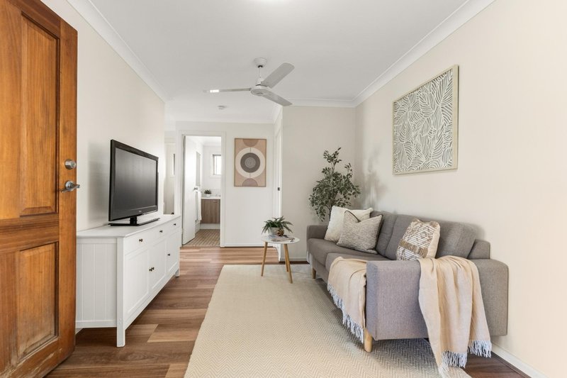 Photo - 3 Manhattan Drive, Eagleby QLD 4207 - Image 9