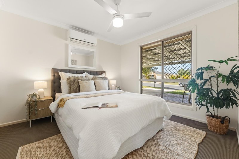 Photo - 3 Manhattan Drive, Eagleby QLD 4207 - Image 11