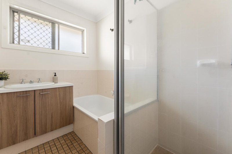 Photo - 3 Manhattan Drive, Eagleby QLD 4207 - Image 15