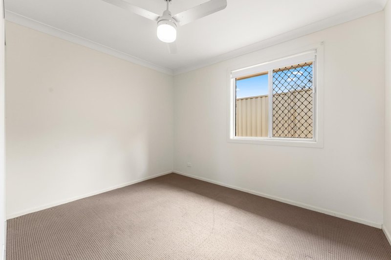 Photo - 3 Manhattan Drive, Eagleby QLD 4207 - Image 18