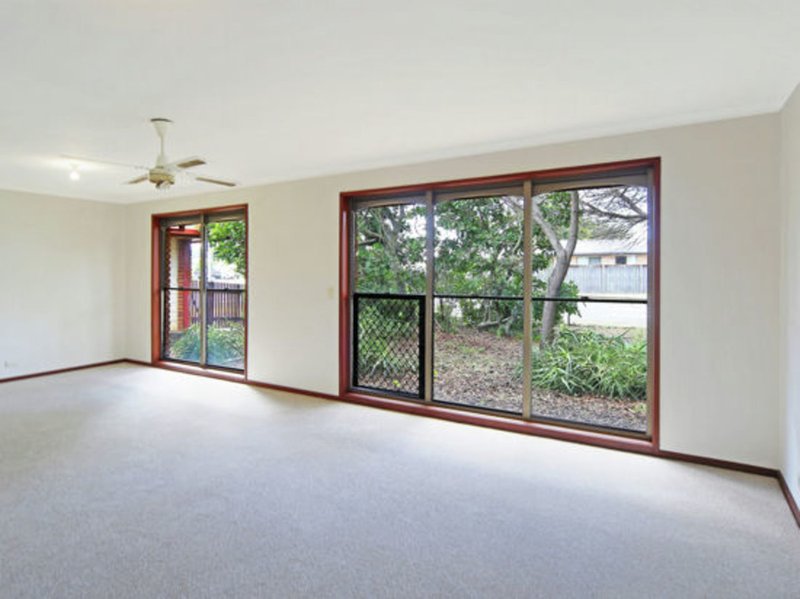 Photo - 3 Marawa Drive, Parrearra QLD 4575 - Image 2