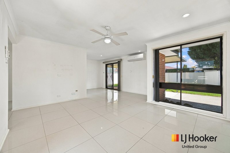 Photo - 3 Marcellus Place, Rosemeadow NSW 2560 - Image 6