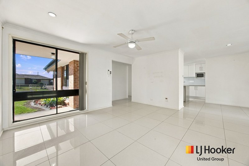 Photo - 3 Marcellus Place, Rosemeadow NSW 2560 - Image 7