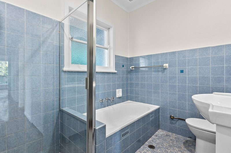 Photo - 3 Margaret Crescent, Lugarno NSW 2210 - Image 4