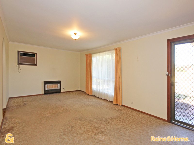 Photo - 3 Marie Avenue, Morphett Vale SA 5162 - Image 3