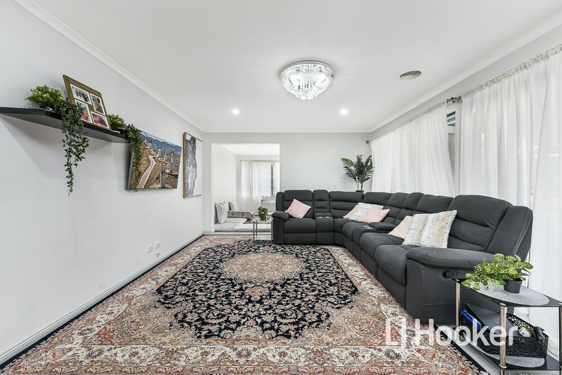 Photo - 3 Mariner Close, Cranbourne North VIC 3977 - Image 7