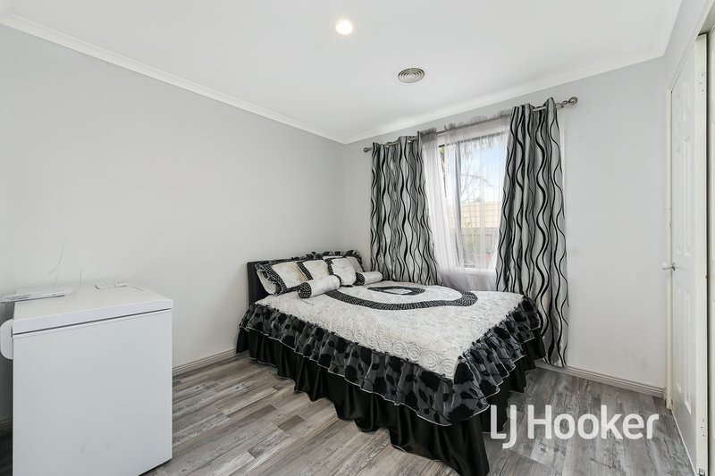 Photo - 3 Mariner Close, Cranbourne North VIC 3977 - Image 12