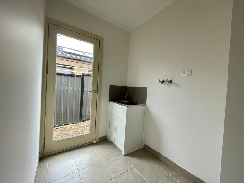 Photo - 3 Marshall Terrace, Point Cook VIC 3030 - Image 14