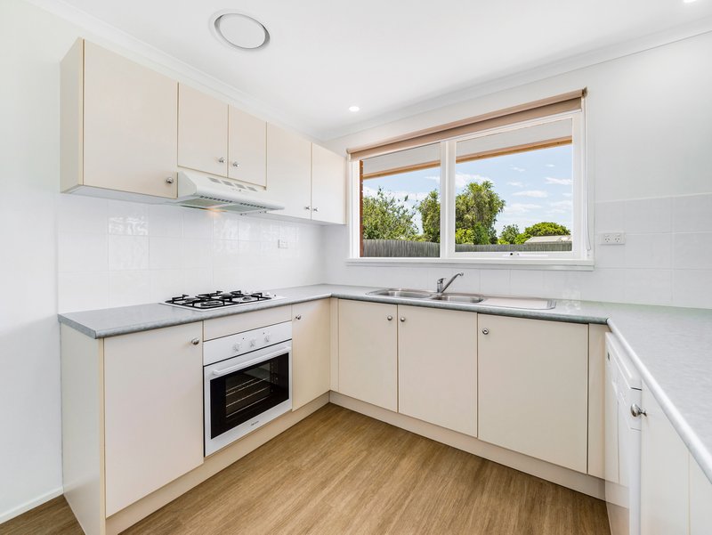 Photo - 3 Martin Place, Cranbourne VIC 3977 - Image 5