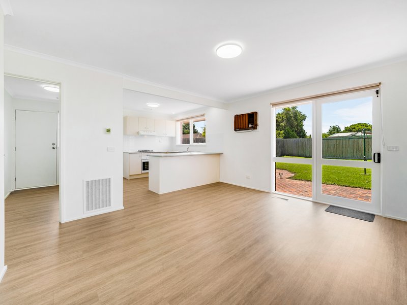 Photo - 3 Martin Place, Cranbourne VIC 3977 - Image 7