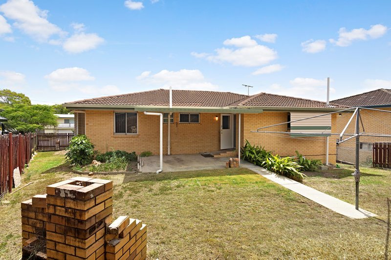 Photo - 3 Mawarra Crescent, Ferny Hills QLD 4055 - Image 13