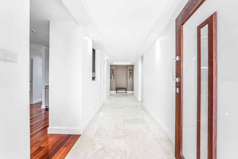 Photo - 3 Maxwell Place, Abbotsbury NSW 2176 - Image 2