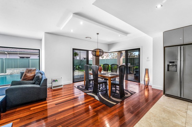 Photo - 3 Maxwell Place, Abbotsbury NSW 2176 - Image 5