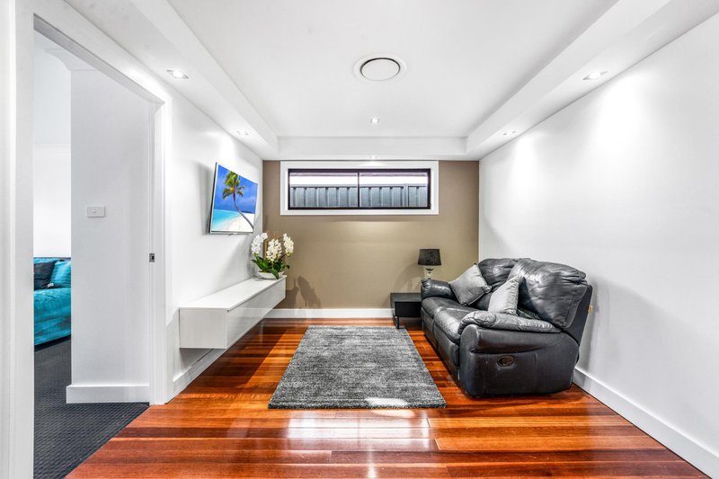 Photo - 3 Maxwell Place, Abbotsbury NSW 2176 - Image 6