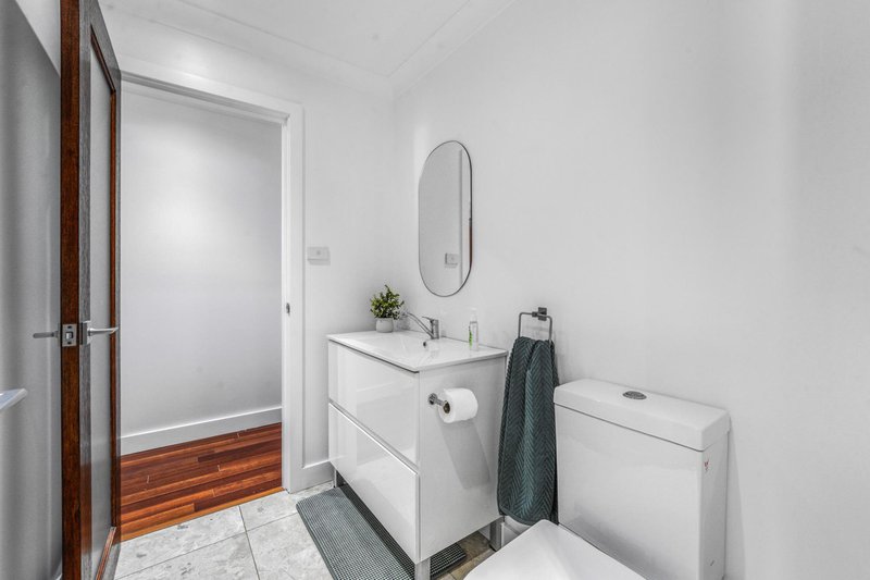 Photo - 3 Maxwell Place, Abbotsbury NSW 2176 - Image 16