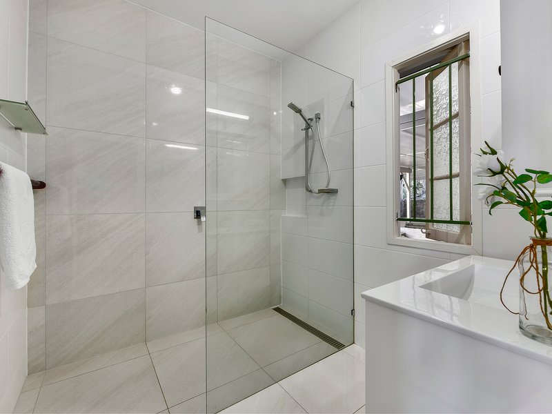Photo - 3 Mccawley Street, Stafford QLD 4053 - Image 10