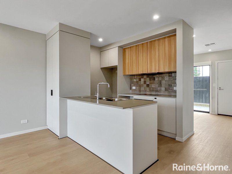 Photo - 3 Mcfarlane Avenue, Googong NSW 2620 - Image 2