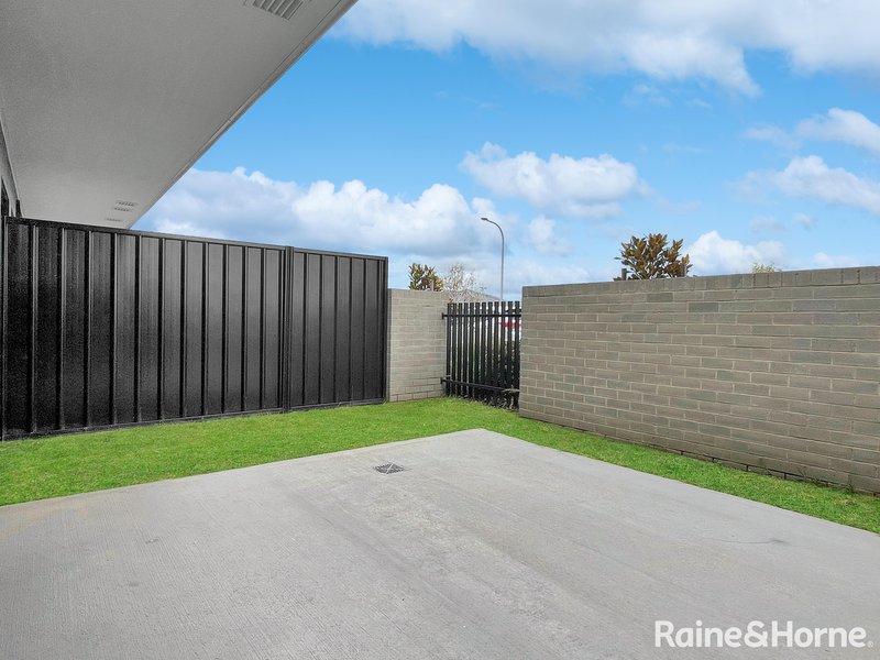 Photo - 3 Mcfarlane Avenue, Googong NSW 2620 - Image 3