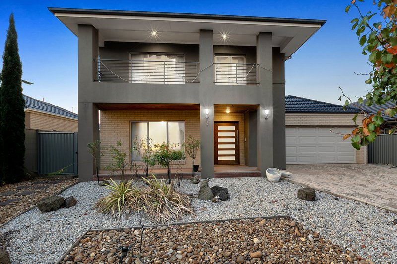 3 Mclaren Chase, Caroline Springs VIC 3023