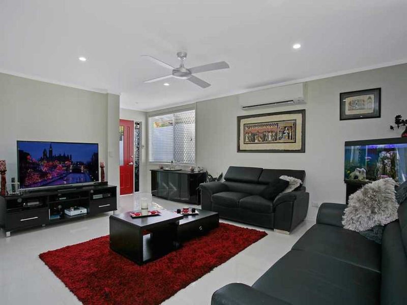 Photo - 3 Mctaggart Place, Carrara QLD 4211 - Image 2
