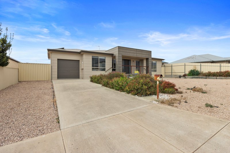 3 Mctavish Drive, Moonta Bay SA 5558