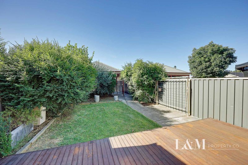 Photo - 3 Meadowbank Lane, Craigieburn VIC 3064 - Image 4