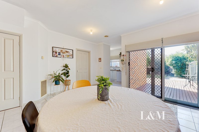 Photo - 3 Meadowbank Lane, Craigieburn VIC 3064 - Image 6